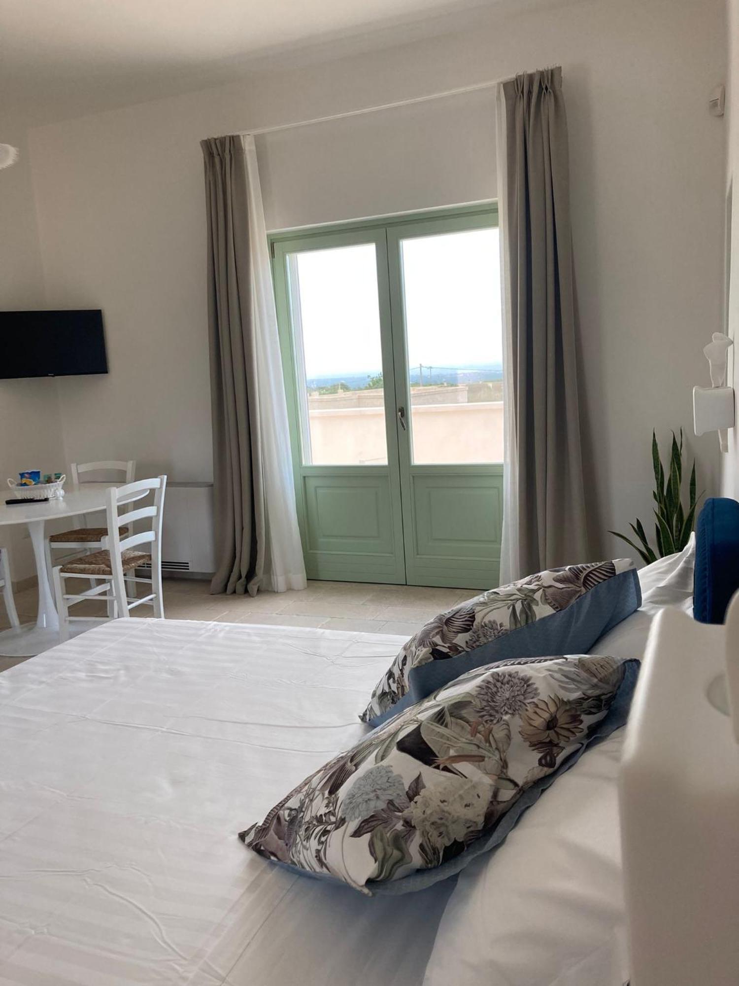 Hotel Dimora Stune Ostuni Esterno foto